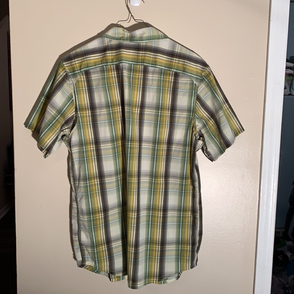 Men’s Columbia Omni wick button down men’s size S/P. - Picture 3 of 3
